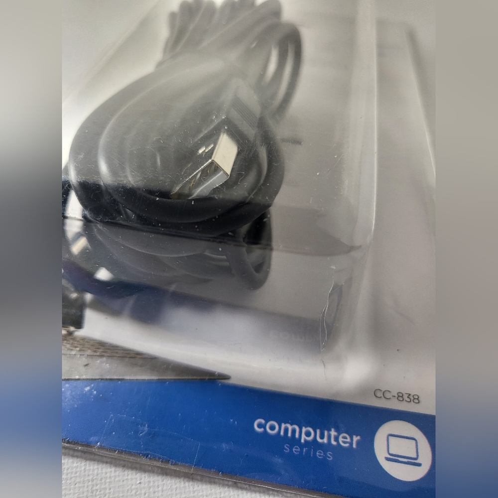 🕳️ USB Cable - Picture 3 of 4